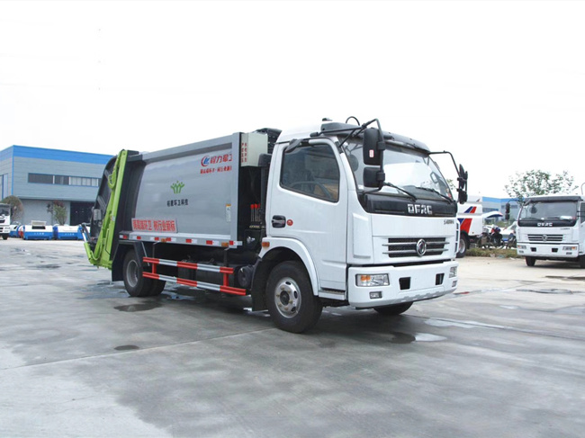 8方壓縮式垃圾車(chē)方位圖片-程力壓縮垃圾車(chē)專業(yè)廠